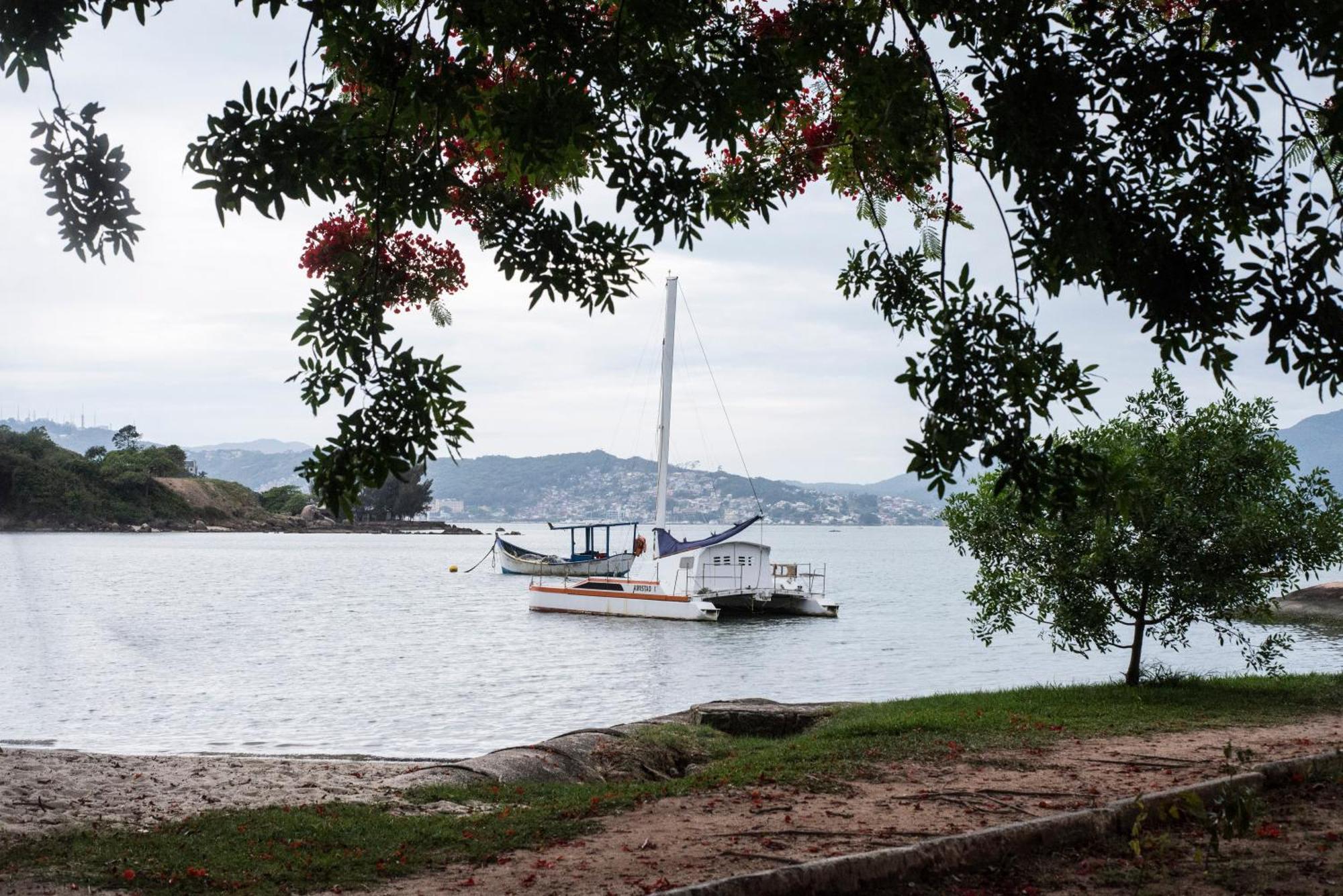 Vista Mar Na Via Gastronomica Coqueiros Coq2 Appartement Florianópolis Buitenkant foto